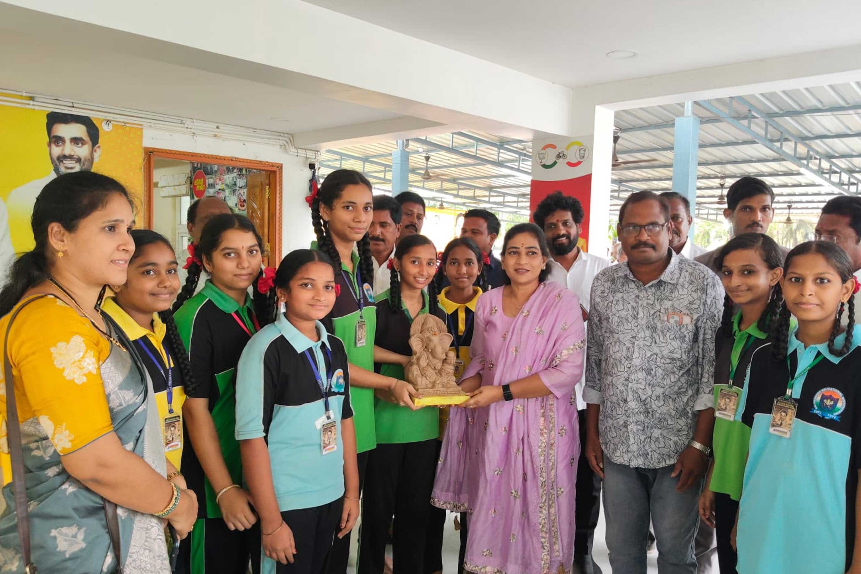 పర్యావరణ పరిరక్షణకు శ్రీ ప్రకాష్ విద్యార్థులు కృషి