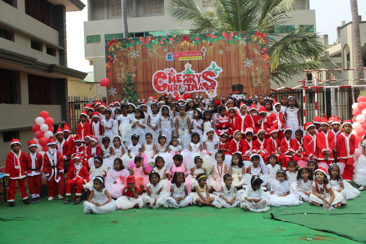 A HOLLY JOLLY TIME WITH THE SPIRIT OF CHRISTMAS
