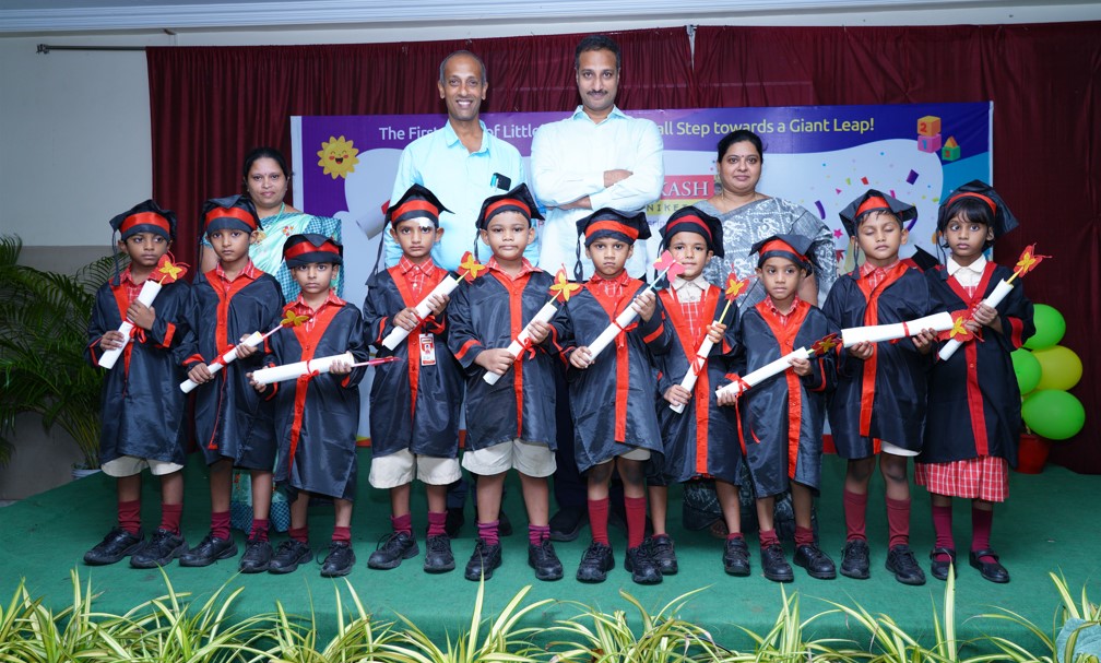 THE LITTLE GRADUATES’  PROUD MOMENT