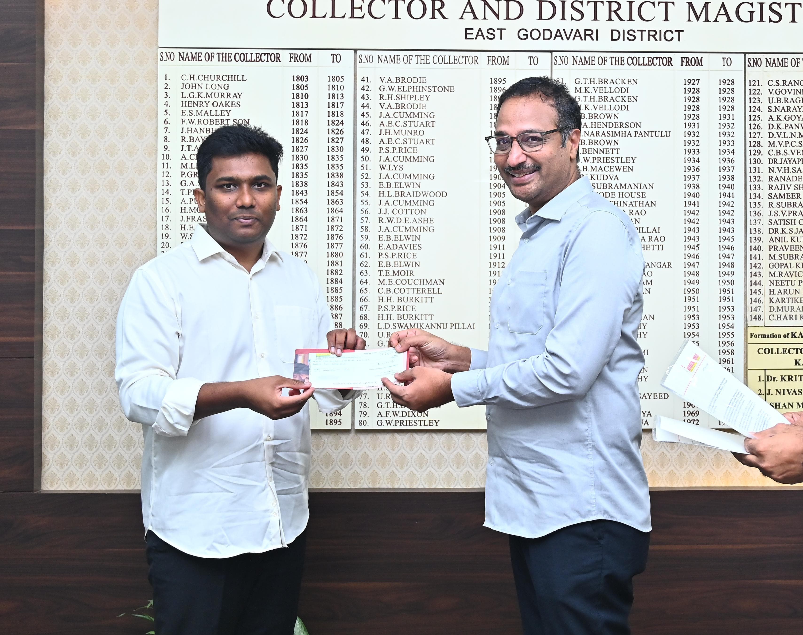 శ్రీ ప్రకాష్ ఎడ్యుకేషనల్ ఇన్స్టిట్యూషన్స్ సామాజిక బాధ్యతతో 2 లక్షల రూపాయల విరాళం