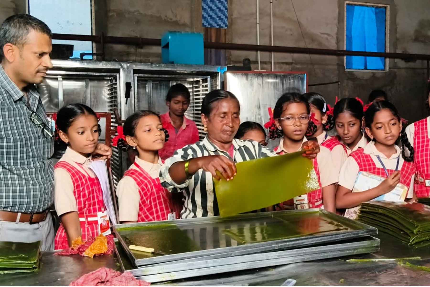 “A Sweet Adventure: Students Explore the Mango Jelly Factory!”